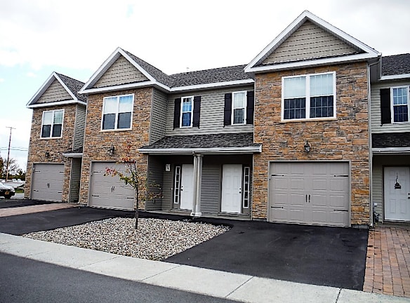 The Ridgeview Townhomes Crossings At Northern Pines