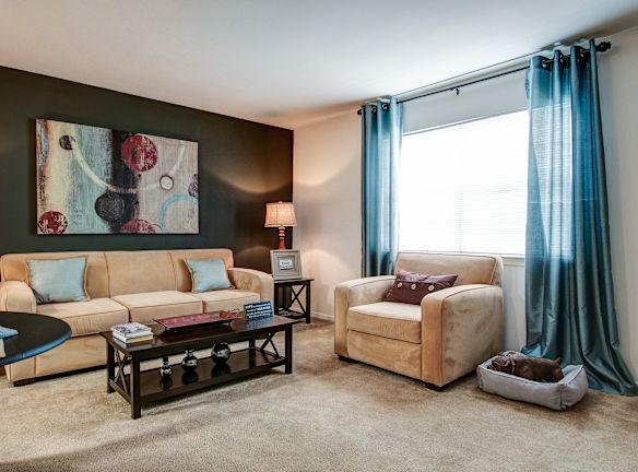 London Towne Apartments Henrico, VA - Apartments For Rent | Rentals.com
