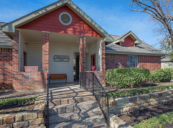 Emerald Park Apartments North Richland Hills, TX