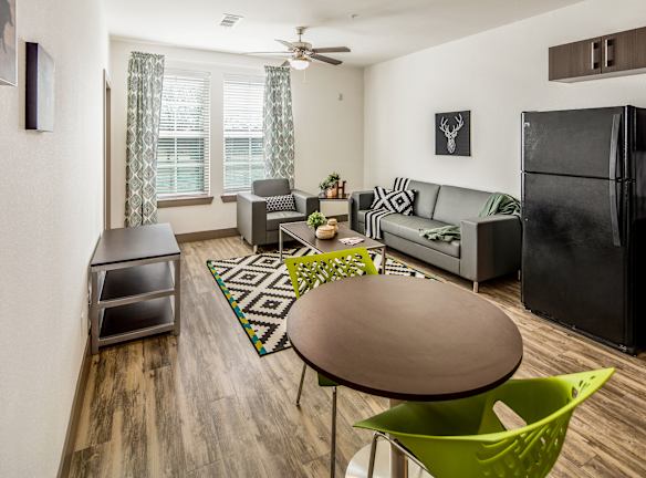 Holleman Crossing Apartments College Station Tx 77845