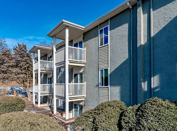 Broadway Ridge And Stoneside Apartments For Rent