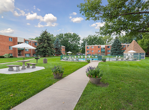 Regency Park Apartments For Rent North Saint Paul Mn