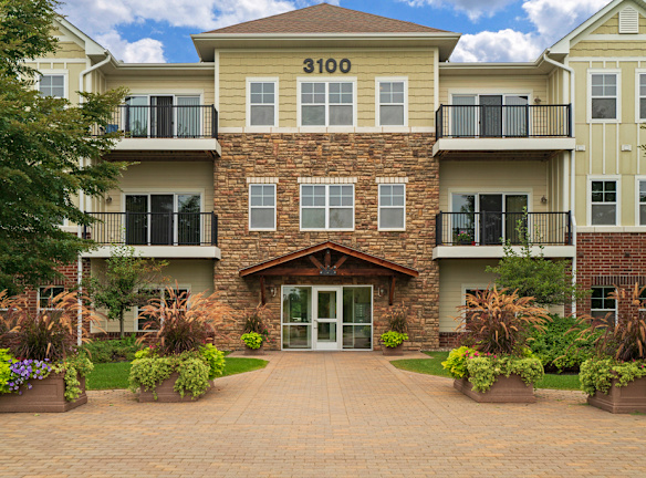 Highland Shores Apartments For Rent - Chaska, MN | Rentals.com