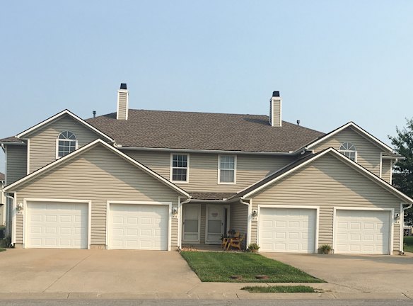 1105 Garden Dr Harrisonville Mo 64701 Home For Rent