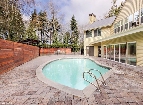 Maple Glen Apartments For Rent Mountlake Terrace, WA
