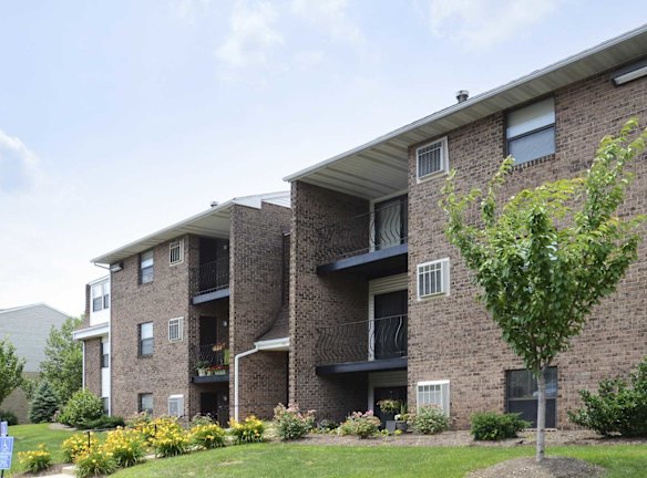 New Apartment Search York Pa with Modern Garage