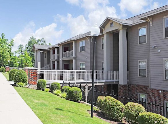 The Cedars At Wellington Lake Apartments For Rent Little