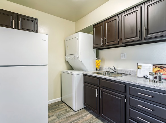 Charleston Place Apartments For Rent Ellicott City Md