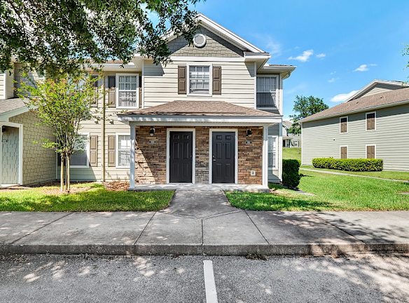 Lady Lake Apartments