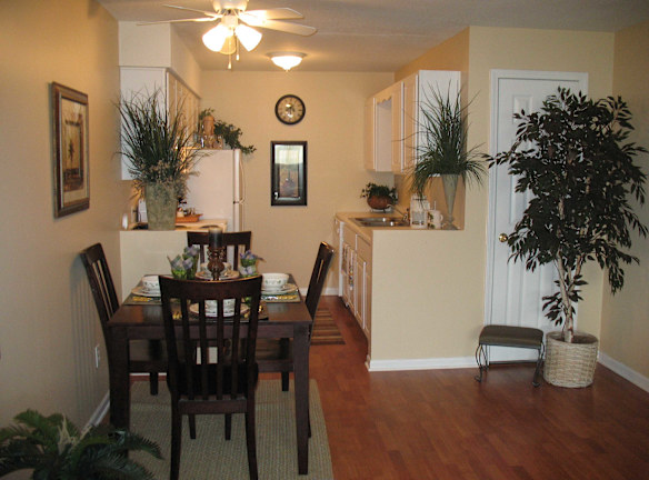 Clairborne Court Apartments For Rent Olathe Ks