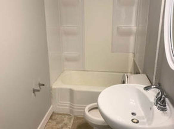 1215 Alabama Ave Sheboygan Wi 53081 Home For Rent