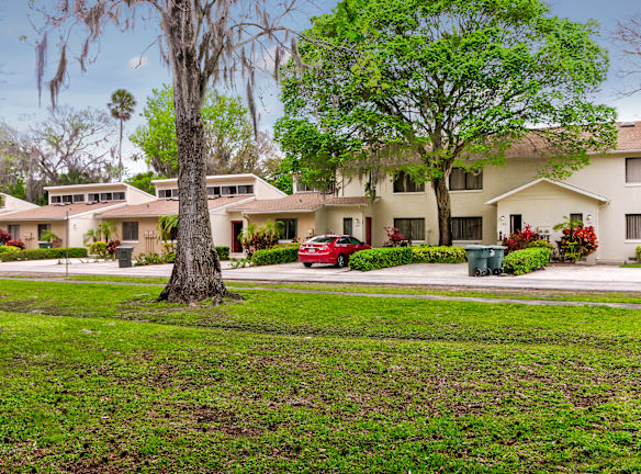  Bcc Apartments Miami with Modern Garage