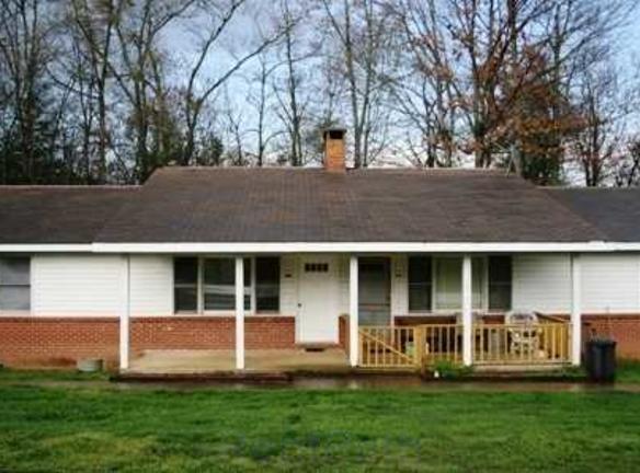 14 Sugarloaf Lane Hendersonville Nc 28792 Home For Rent