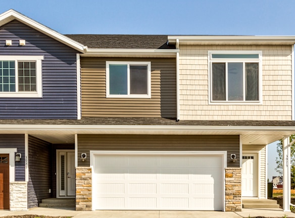 Cottagewood Townhomes Apartments For Rent Fargo Nd Rentals Com