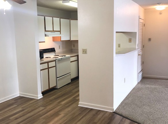 Ashley Square Apartments For Rent Lincoln Ne Rentals Com