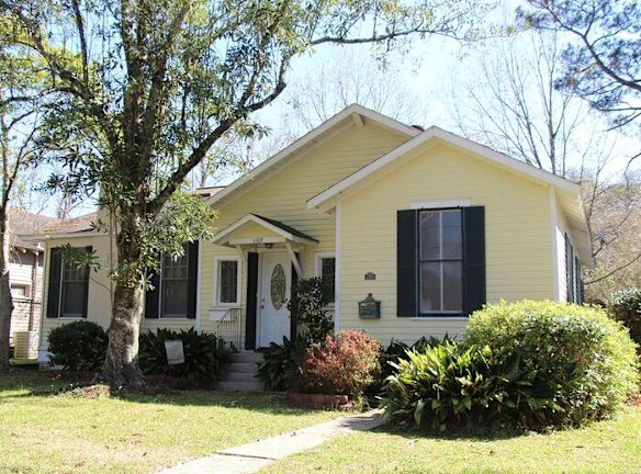 1109 S Court St Opelousas LA 70570 Home For Rent Rentals com