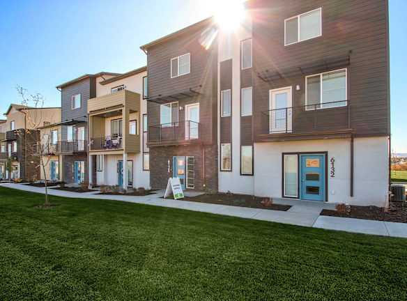 Gladstone Place Apartments West Jordan Ut Apartments For Rent Rentals Com