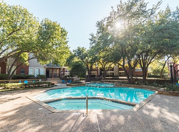 Chatham Court And Reflections Apartments Dallas, TX ...