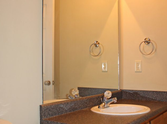 Pine Creek Town Homes Apartments For Rent Hattiesburg