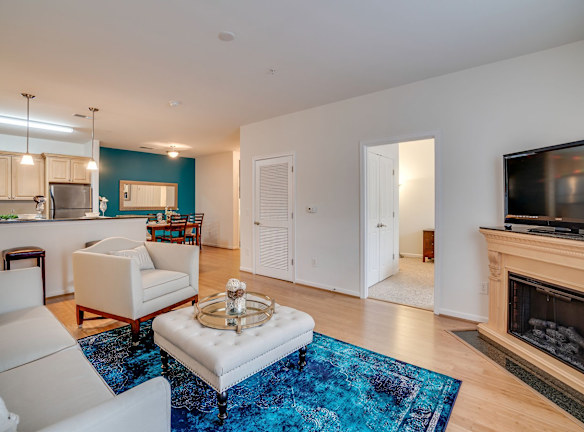 White Oak Luxury Apartments For Rent Chester Va