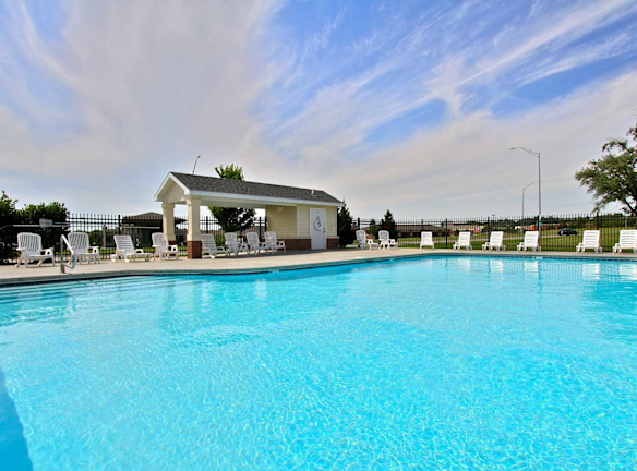 Chantacleer Apartments For Rent Lincoln Ne Rentals Com