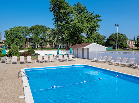 The Four Seasons Apartments For Rent East Providence Ri