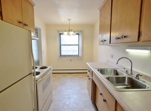 Larpenteur Crossing Apartments For Rent Falcon Heights