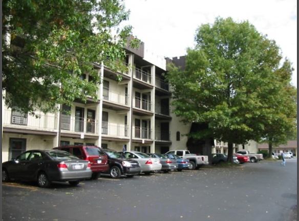 4012 Dupont Circle Louisville Ky 40207 Home For Rent