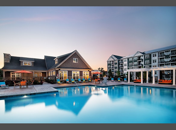 Canal Crossing At Whitneyville West Apartments For Rent