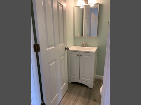 62 Modena Dr Concord Nh 03303 Home For Rent Rentals Com