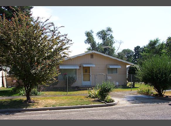 Great Two Bedroom With Washer Dryer And A Single Caldwell