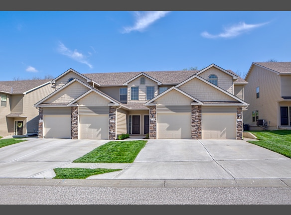 Eagle Creek Townhomes Apartments For Rent Lees Summit