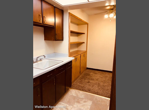 Carriage Court Apartments For Rent Milwaukee Wi