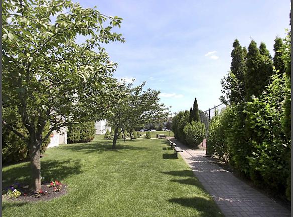 Fairfield Hills South At Farmingville Apartments For Rent