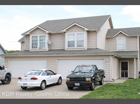 411 N Spruce St Gardner Ks 66030 Home For Rent