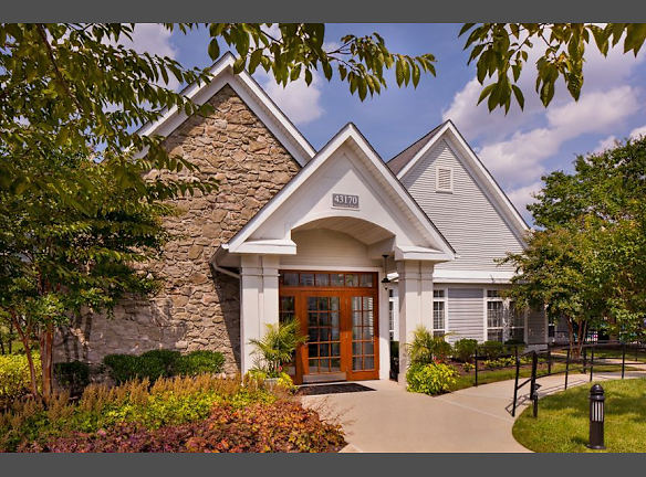 Jefferson Arbors At Broadlands Apartments For Rent