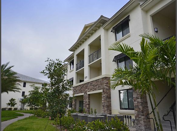 Broadstone Cypress Hammocks Apartments For Rent Coconut