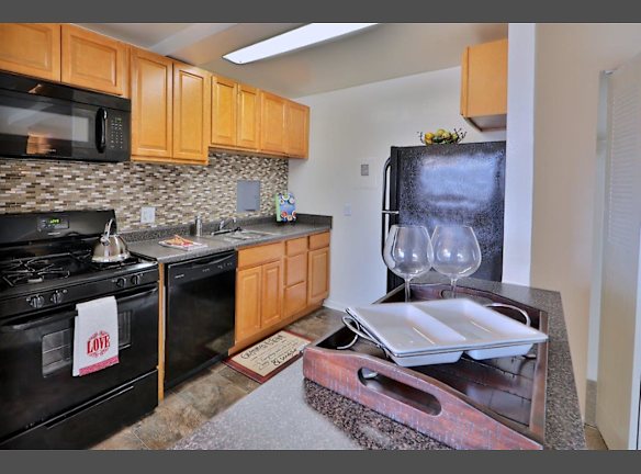 Kings Park Plaza Apartment Homes Apartments For Rent