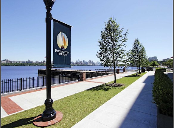The View At Edgewater Harbor Apartments For Rent