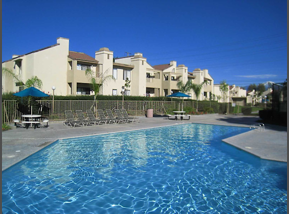  Cottonwood Apartments Colton California for Living room