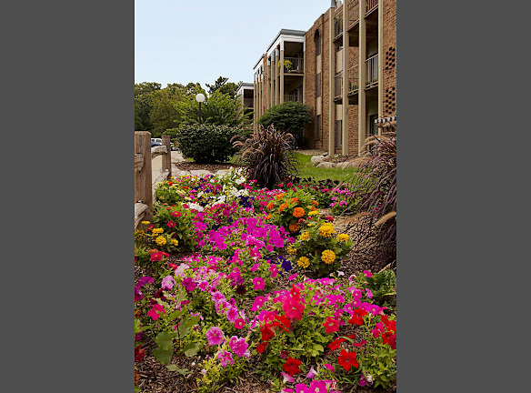 Willow Creek Apartments For Rent Kalamazoo Mi Rentals Com
