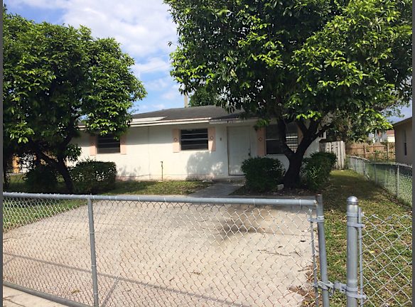 128 Nw 5th Ave Dania Beach Fl 33004 Home For Rent