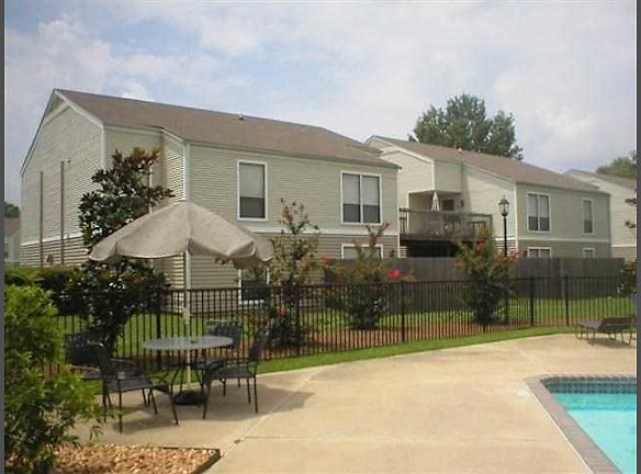 Falcon Lair Apartments For Rent Columbus Ms Rentals Com