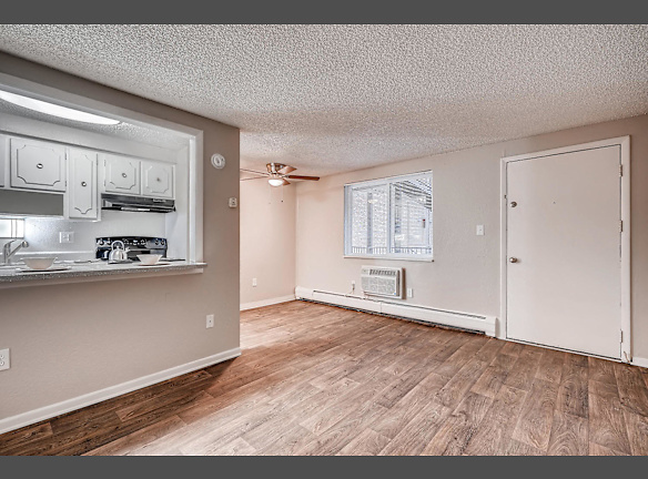 Estrella Apartment Homes For Rent Denver Co Rentals Com