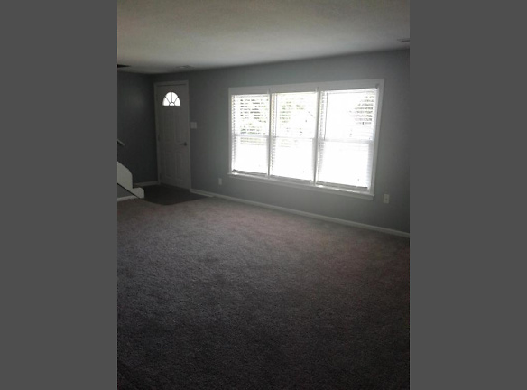 412 Lawrence Ave Leavenworth Ks 66048 Home For Rent