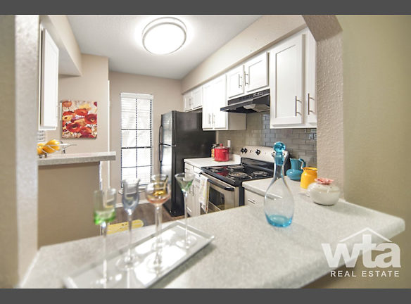 2207 Wickersham Austin Tx 78741 Home For Rent Rentals Com