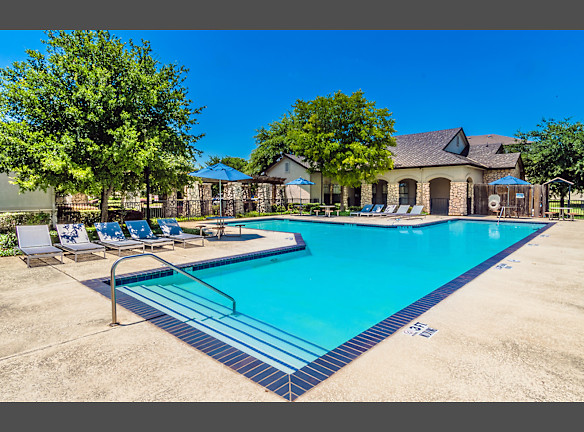 Signature At Trinity River Apartments For Rent Dallas