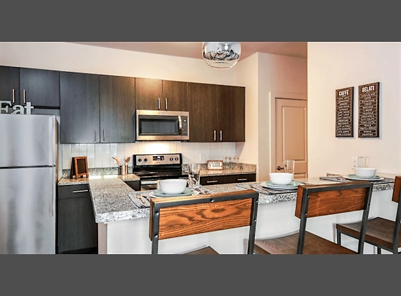 Halo 46 Per Bed Lease Apartments For Rent Tampa Fl