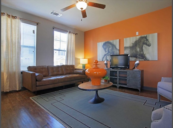 Wellington Grande Apartments For Rent Longview Tx