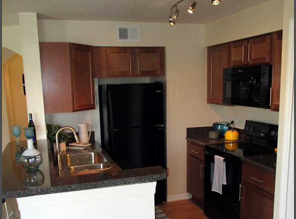 Tgm Bermuda Island Apartments For Rent Naples Fl